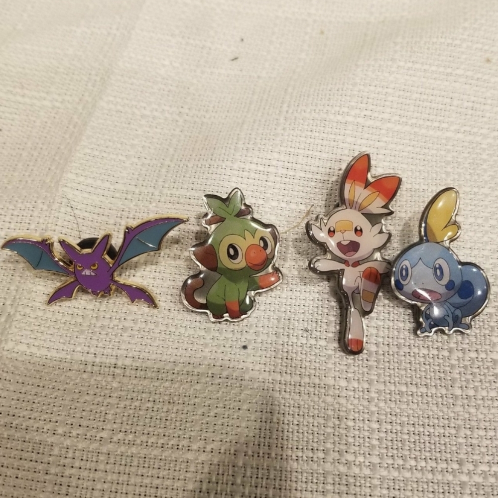 4 Pokemon Pins
